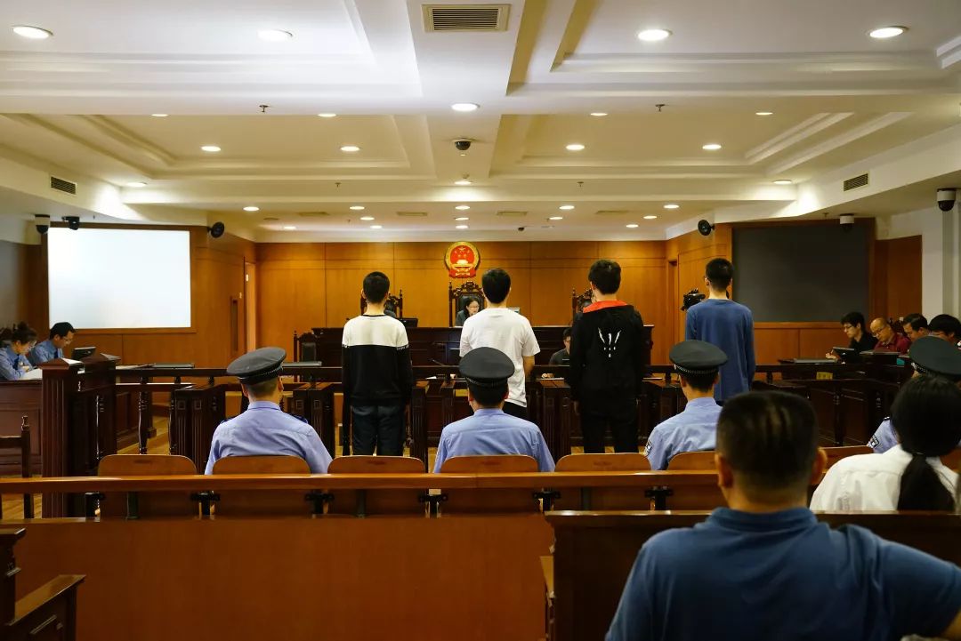 做游戏外挂牟利如何定罪,打游戏开挂会被罚款么