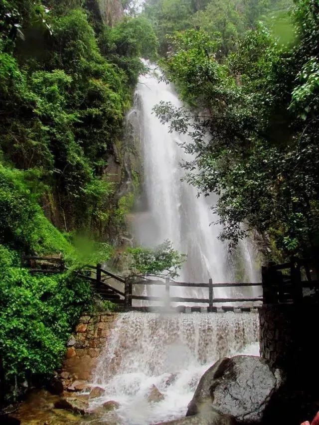 贺州旅游十大最佳景点推荐,广西贺州旅游必去十大景点排名