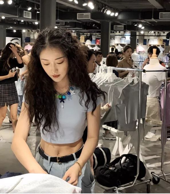 不用代购就能秒杀的活动,如何get宋妍霏同款