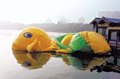 如何在暗恋的人面前表现,怎么在暗恋的人面前淡定