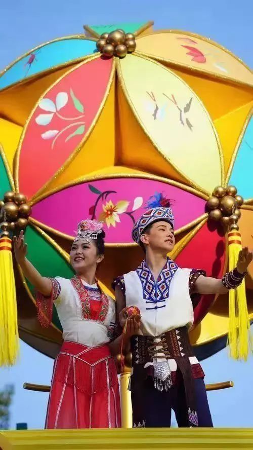 期待｜在*安门天**参加庆典的“壮美广西”彩车明天开始展出，快去C位合影