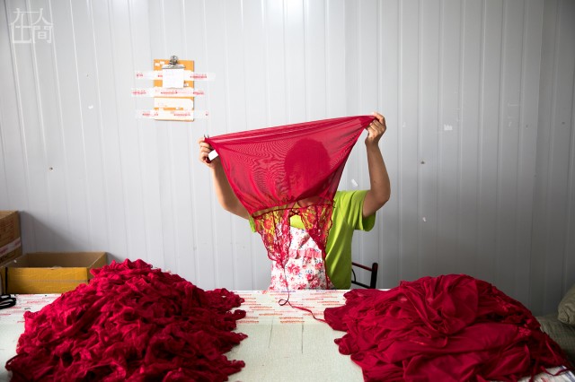 揭秘产品畅销全球的中国“情趣内衣小镇”