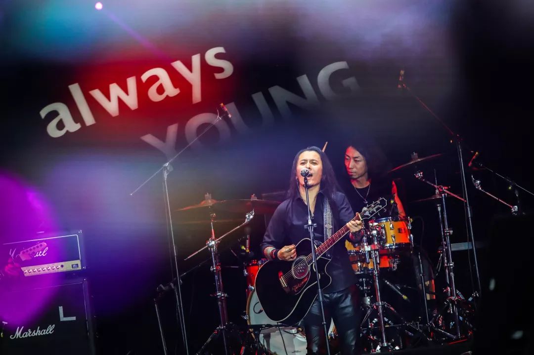 生而年轻潮跑全球名爵MGlive潮流赛道派对嗨翻初秋