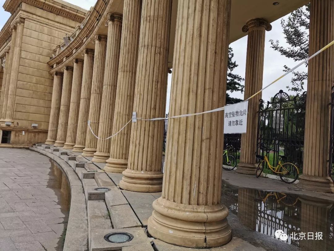 荒草丛生、配套停摆、一个月被诉460次，昌平这个小区牛大了