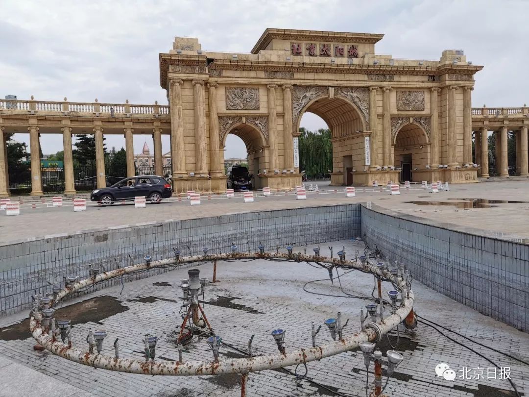 荒草丛生、配套停摆、一个月被诉460次，昌平这个小区牛大了