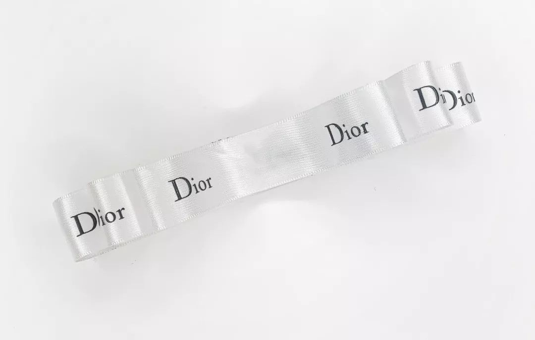 化妆品丝带怎么系,化妆品丝带礼盒系法