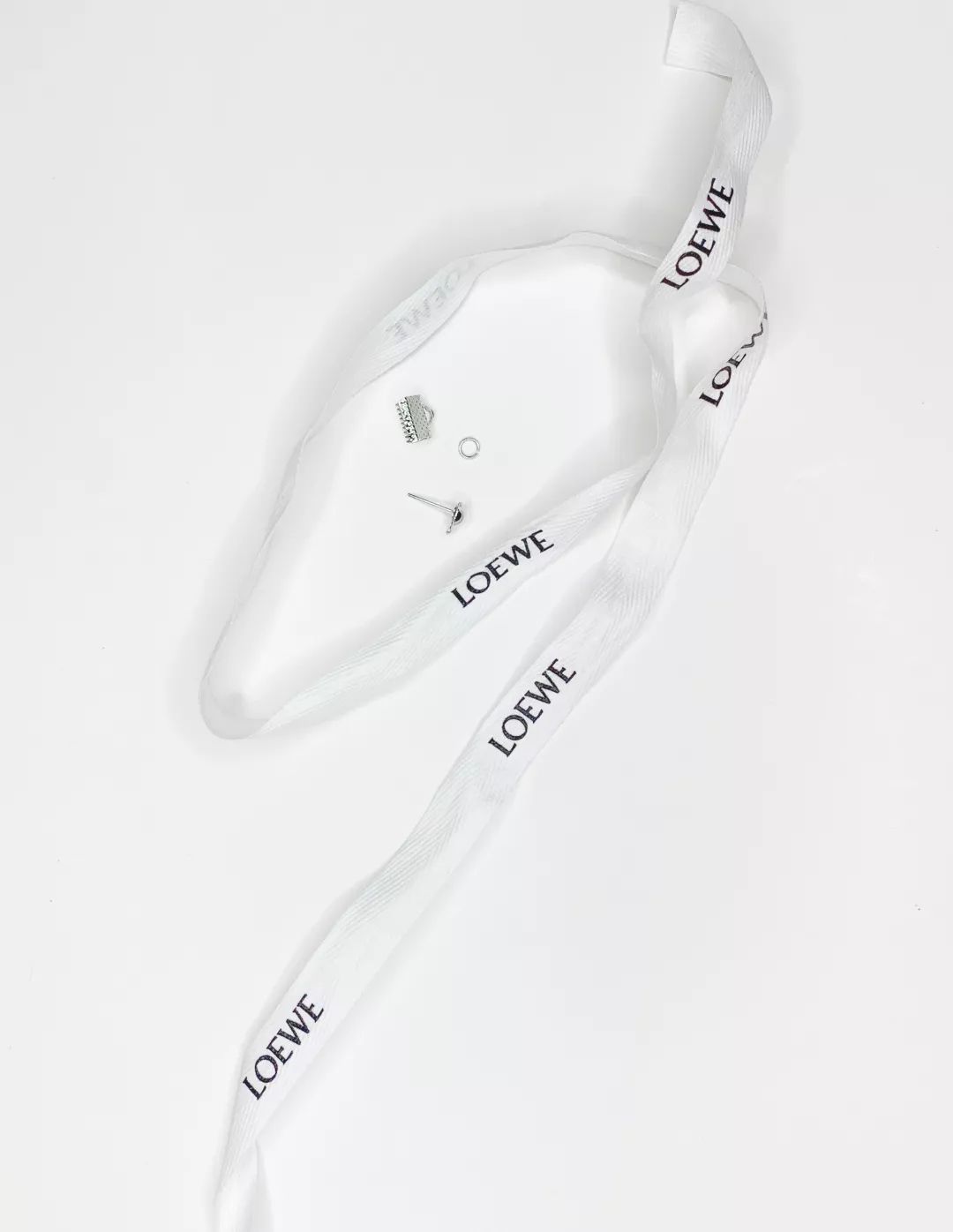 化妆品丝带怎么系,化妆品丝带礼盒系法