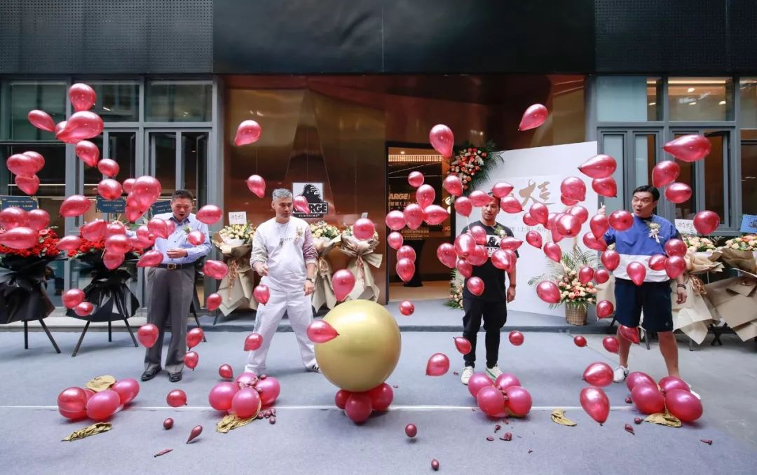 我们和XLARGE社长和中国区董事长聊一聊“OG鼻祖”streetwear的新战略