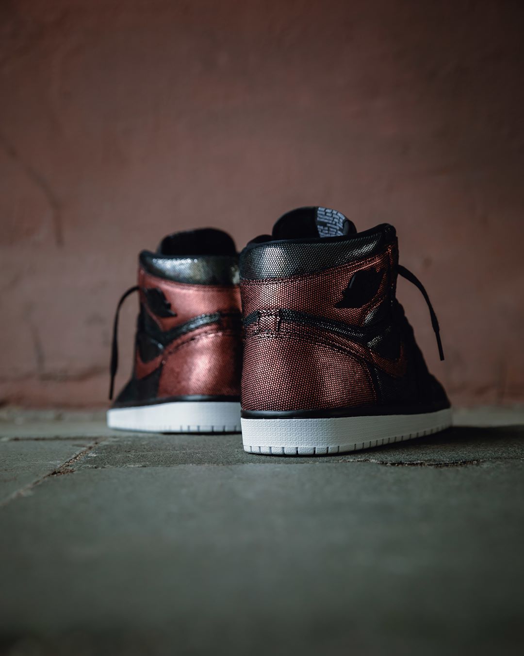 日本哪里有卖aj1,aj1日本限定灰银正品对比