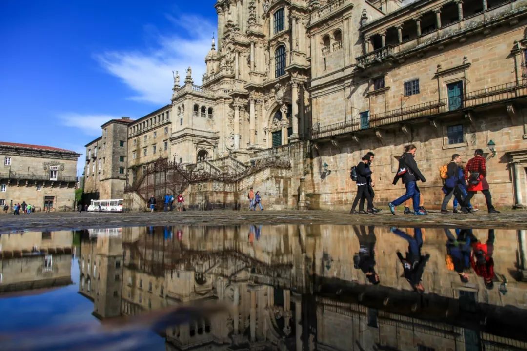 823km的步履不停，每个人心中都有一条朝圣之路