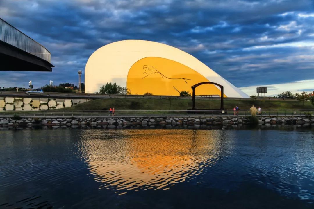 823km的步履不停，每个人心中都有一条朝圣之路