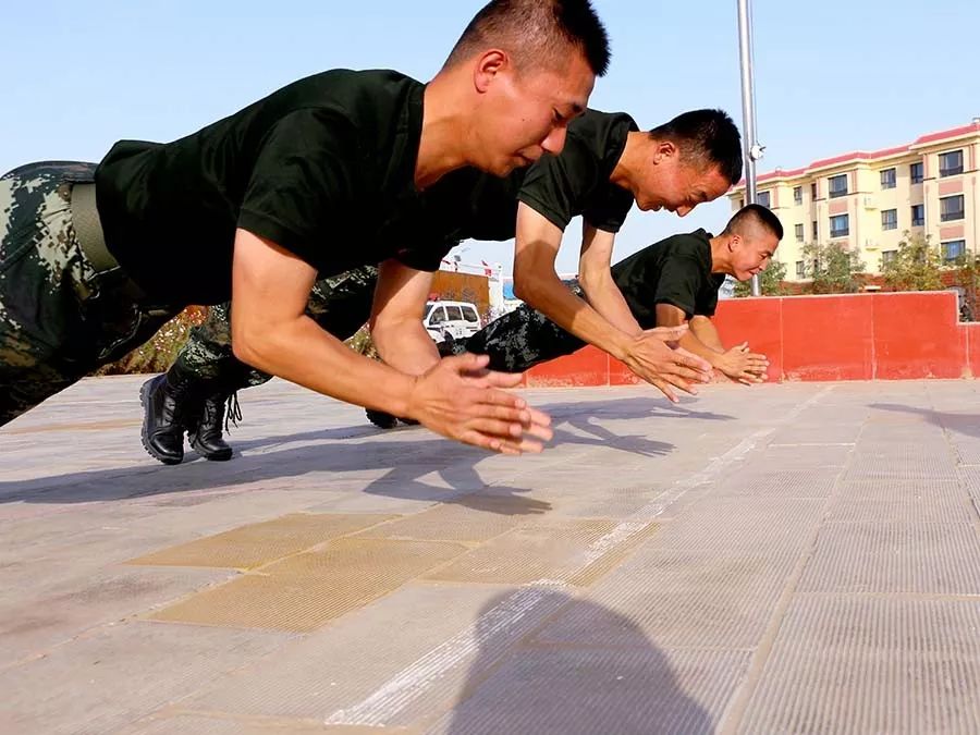 这样的体能训练你敢试试吗,这样的健身你能坚持多久