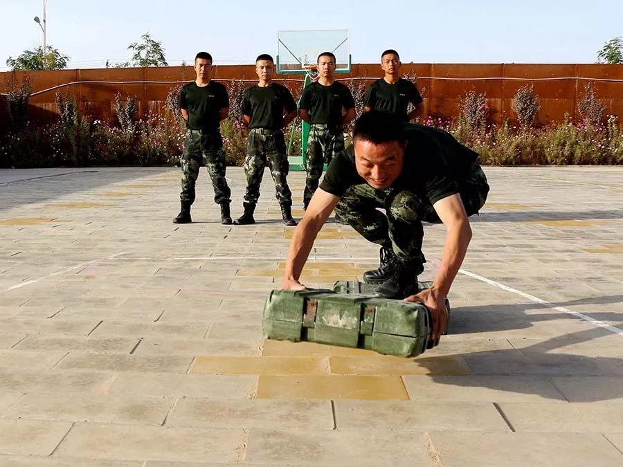 这样的体能训练你敢试试吗,这样的健身你能坚持多久