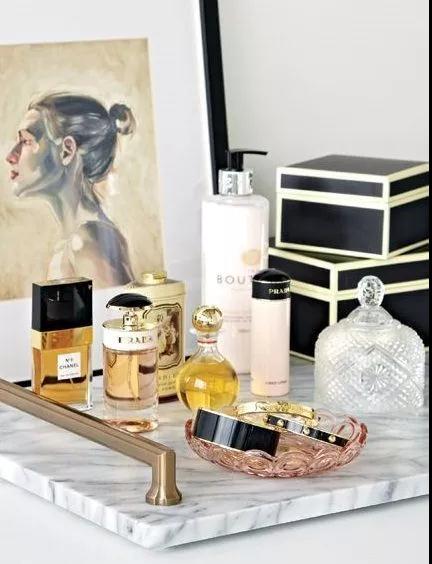 戚薇冰箱塞满香水,戚薇冰箱放香水视频