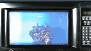 千万别把它们放进微波炉,不能放进微波炉的8样东西