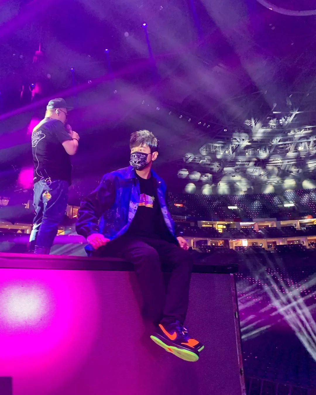 蓝丝绸af1撕开效果,aj1黑橙丝绸扣碎