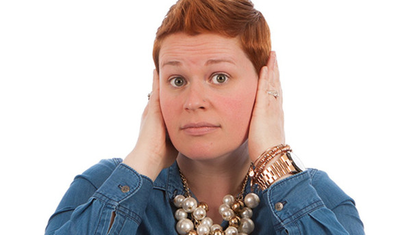 虫子钻到鼻子里怎么自救,虫子钻入耳朵怎么把它快速弄出来