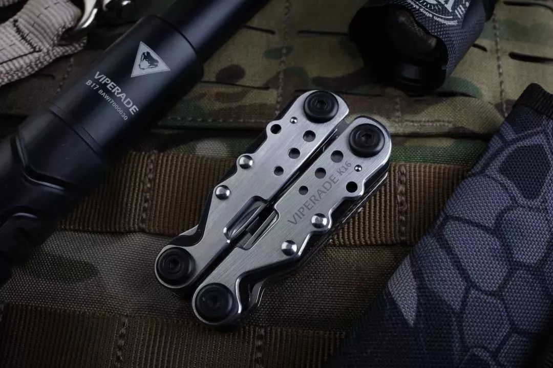 瑞士*刀军**算个屁!能顶半个工具箱的男人掌心玩物,竟有10种用途