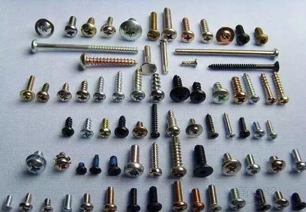 瑞士*刀军**算个屁!能顶半个工具箱的男人掌心玩物,竟有10种用途