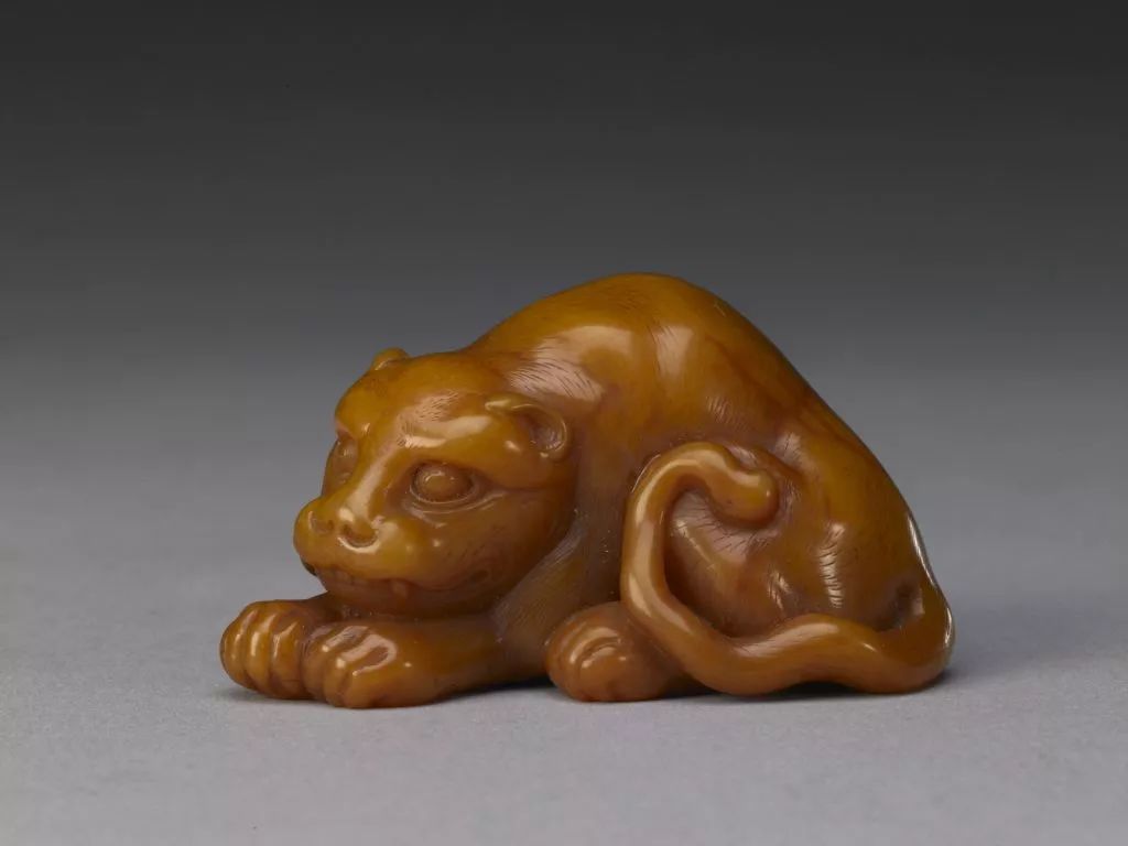 溥仪出宫带了多少珍宝,溥仪出宫时偷走一件宝贝