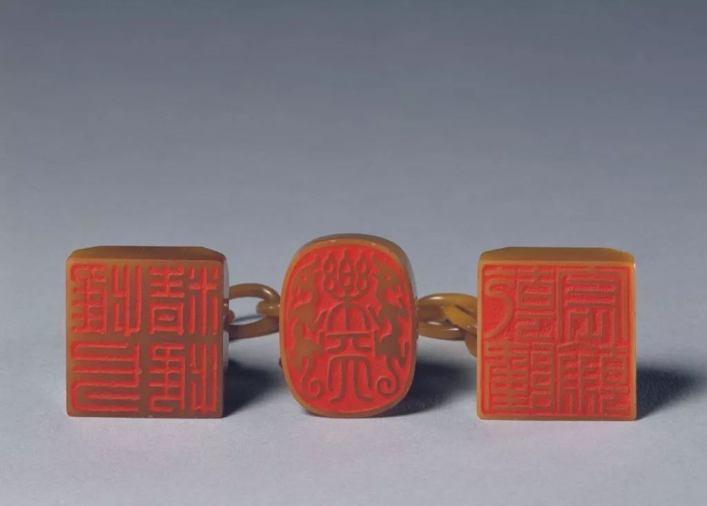 溥仪出宫带了多少珍宝,溥仪出宫时偷走一件宝贝