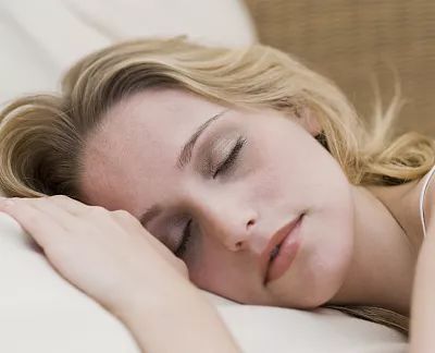 有没有人用眼霜黑眼圈更严重,黑眼圈用了眼霜过段时间就废了