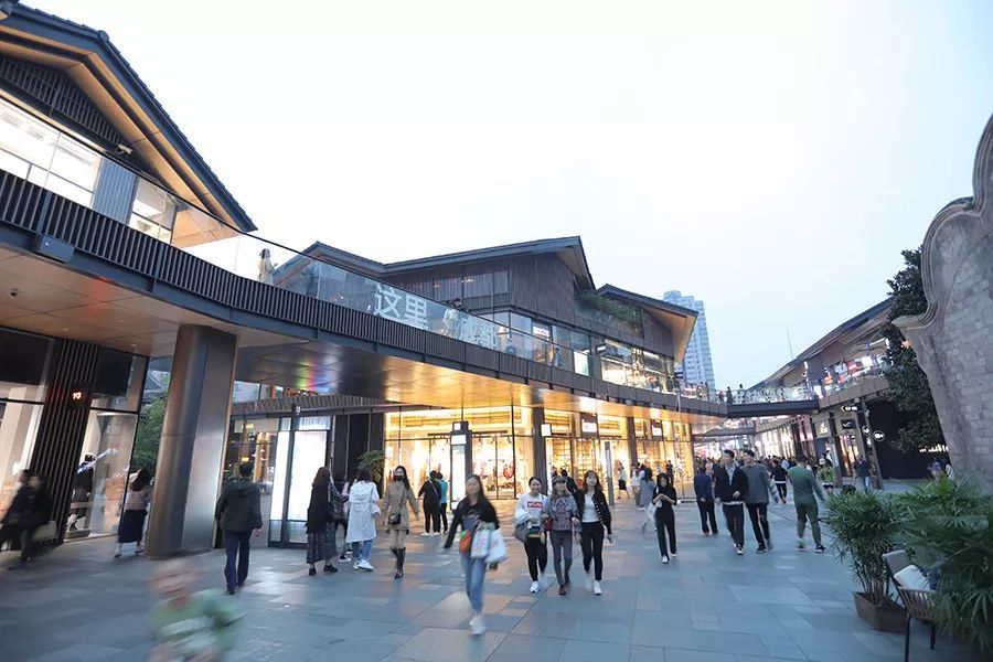 “HEREISCHENGDU这里·成都”主题活动正式启幕，多维度感受成都魅力