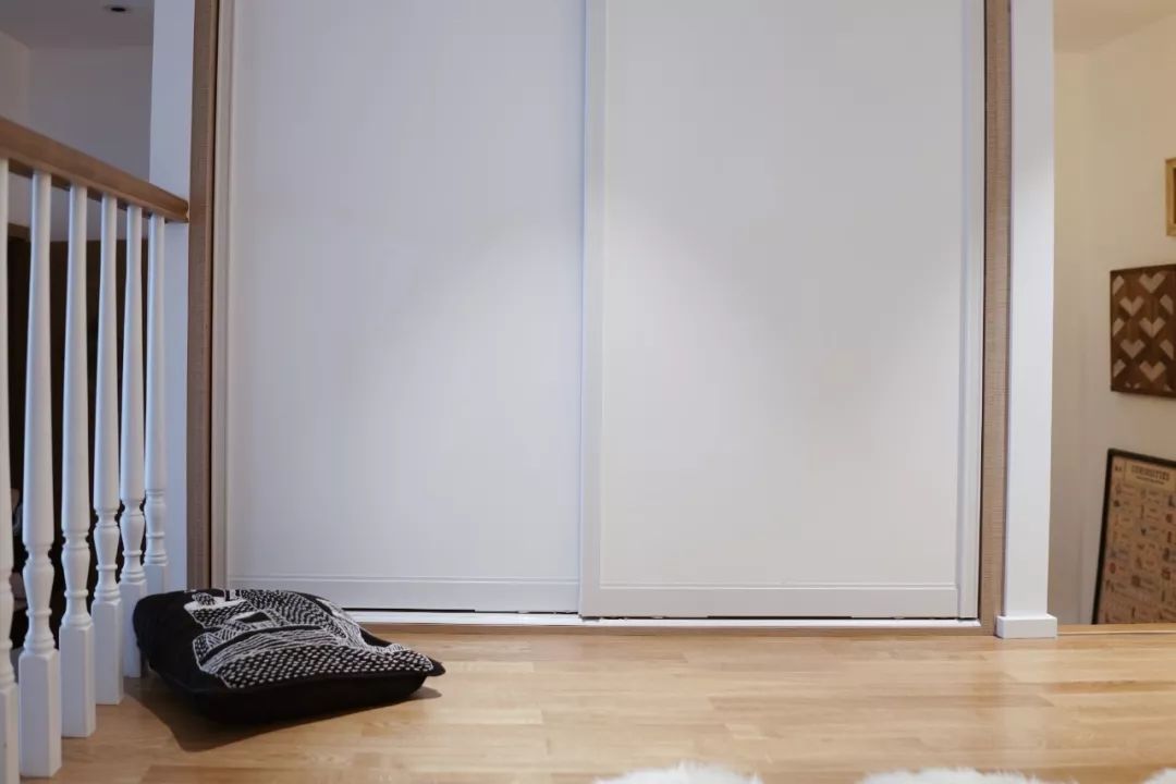 她买下32㎡上海老旧学区房，为女儿打造小桃园，还有20㎡超舒适大庭院