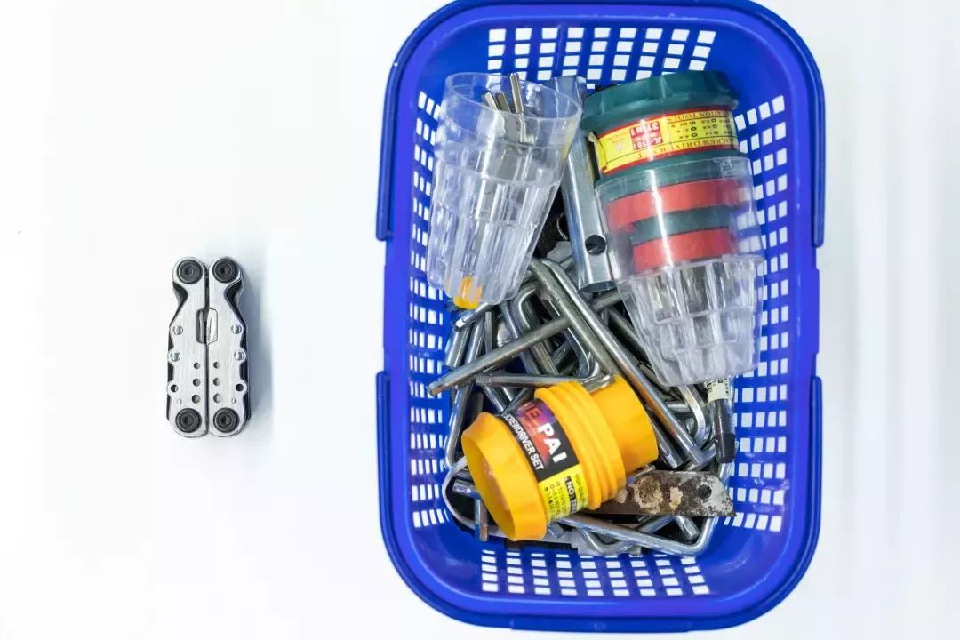 瑞士*刀军**算个屁!能顶半个工具箱的男人掌心玩物,竟有10种用途