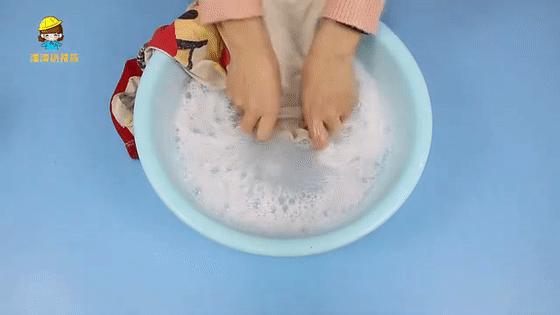 白色衣服长霉斑用什么可以除掉,衣服上有黄色霉斑怎么清洗最有效