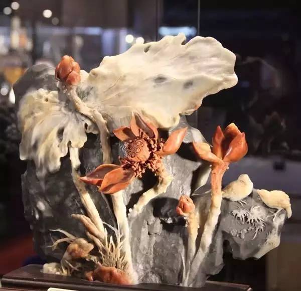 美玉“开花”，艳而不俗