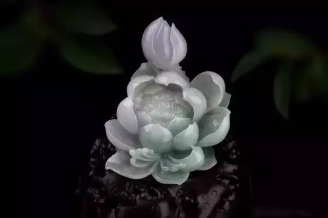 美玉“开花”，艳而不俗