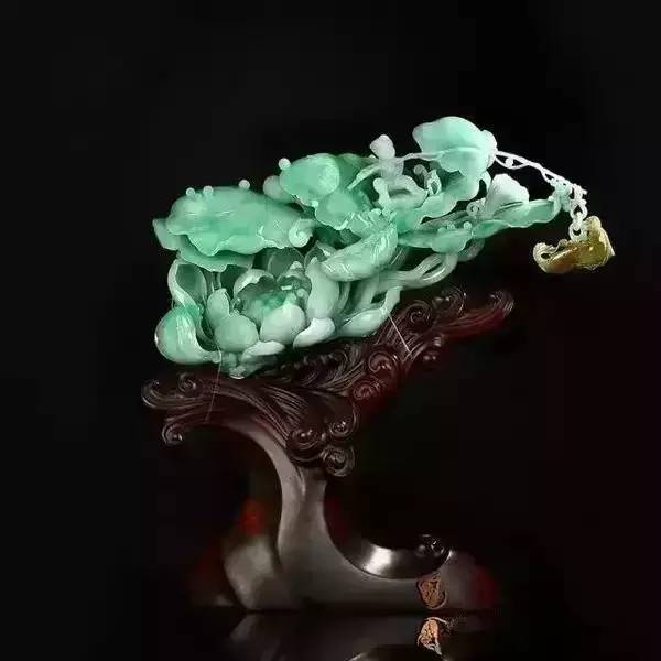 美玉“开花”，艳而不俗