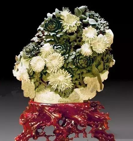 美玉“开花”，艳而不俗