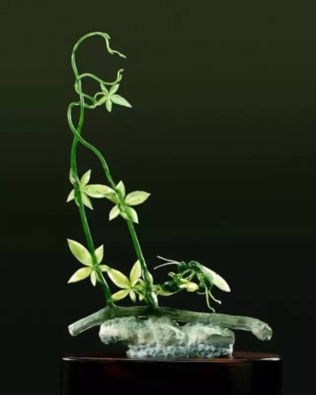 美玉“开花”，艳而不俗