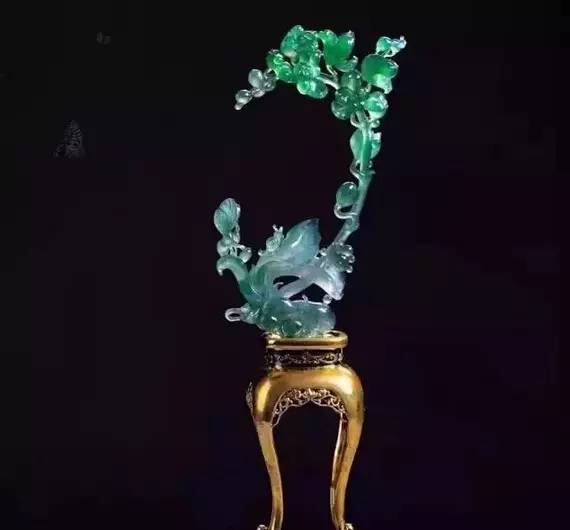 美玉“开花”，艳而不俗