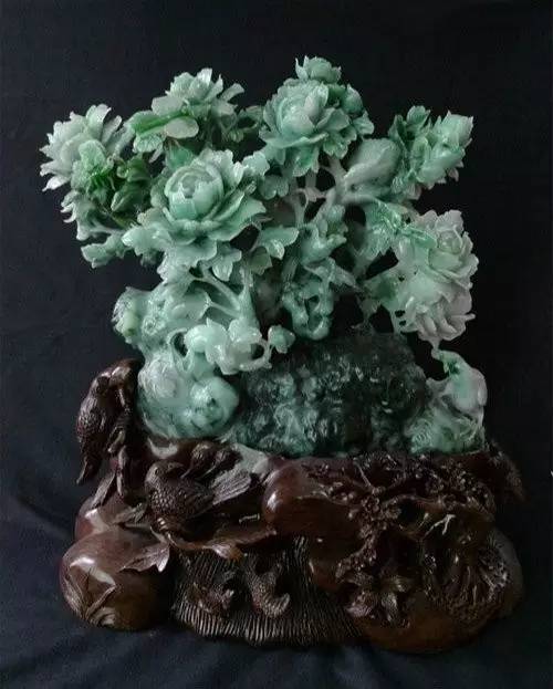 美玉“开花”，艳而不俗