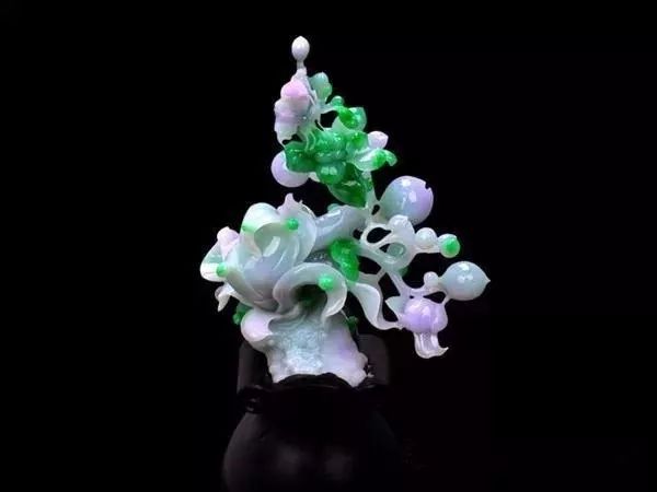 美玉“开花”，艳而不俗