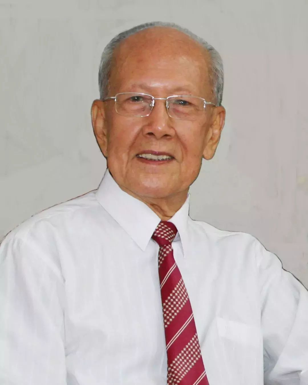 又一香港青年!考入岭大,弃文从医,成为我国兽医药理学学科奠基人