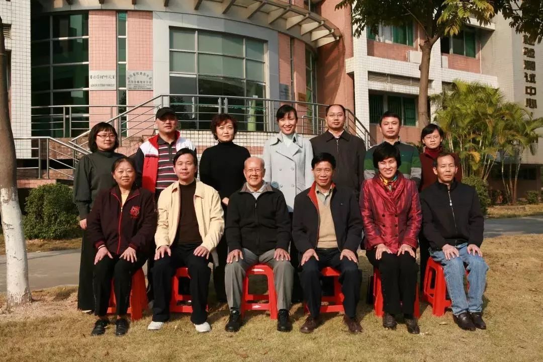 又一香港青年!考入岭大,弃文从医,成为我国兽医药理学学科奠基人