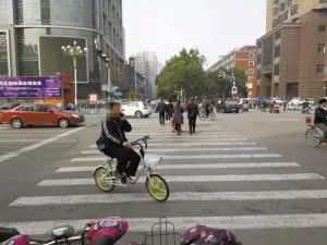 夜话调查丨不带手机一天心发慌，工作不在状态，总感觉少点啥，是说你吗？