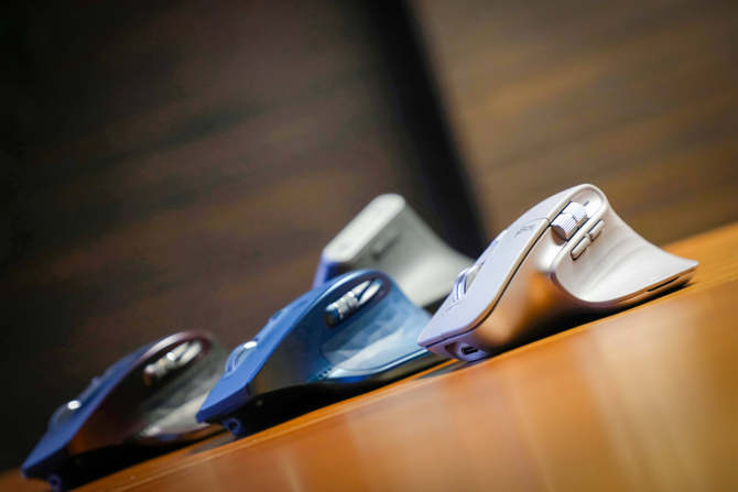 罗技鼠标mxmaster3,罗技mxmaster3和anywhere3