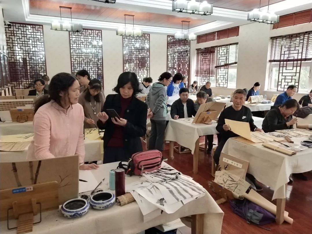 想免费学才艺吗？来郑州社区大学商都学堂报名吧