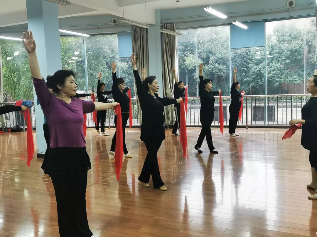 想免费学才艺吗？来郑州社区大学商都学堂报名吧