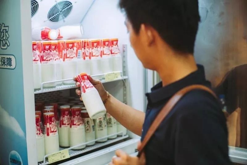抢占“鲜”机!这个广东人爱了63年的燕塘牛奶,终于要登陆澳门了