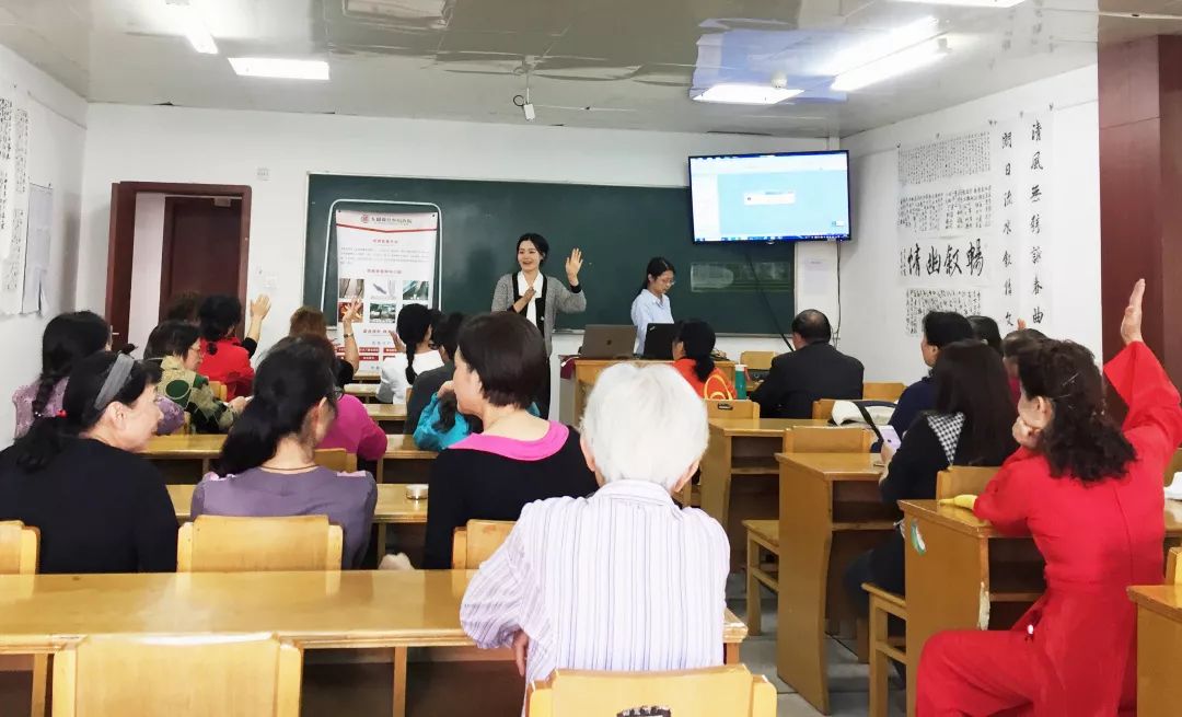 不得不防！大多数中老年人都有这个毛病生活中这些习惯要改掉......