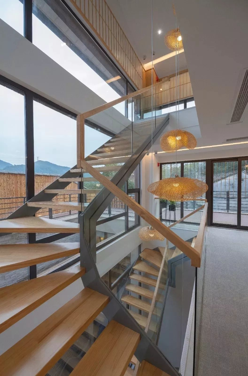 自驾游12个人住民宿,住200左右民宿3天1500左右