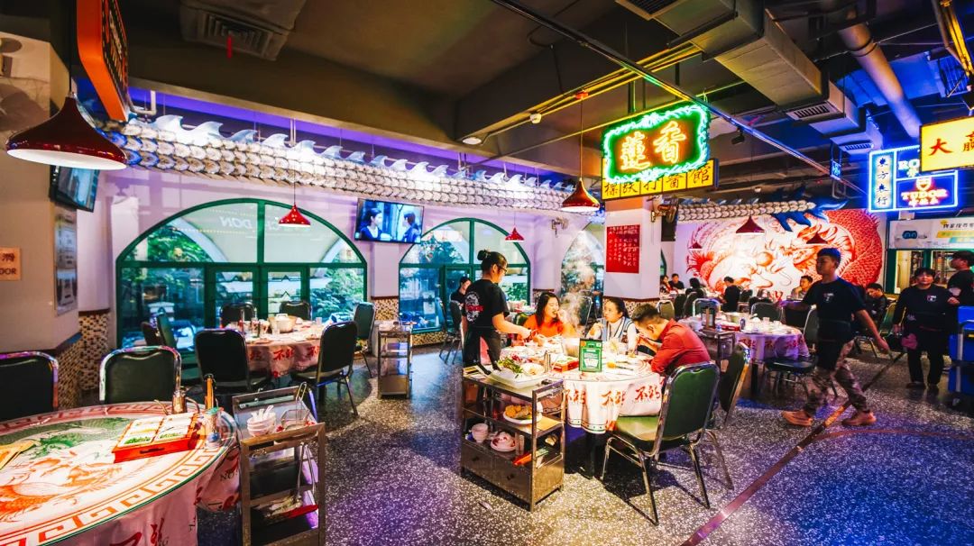 剪影时光，有人真的把老香港的模样嫁接到成都