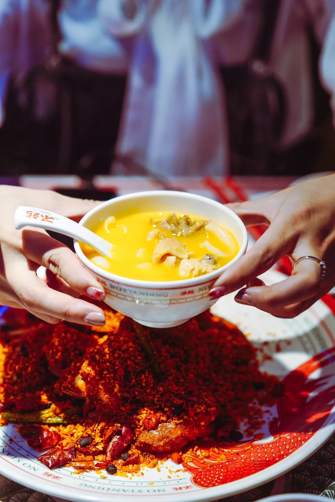 剪影时光，有人真的把老香港的模样嫁接到成都