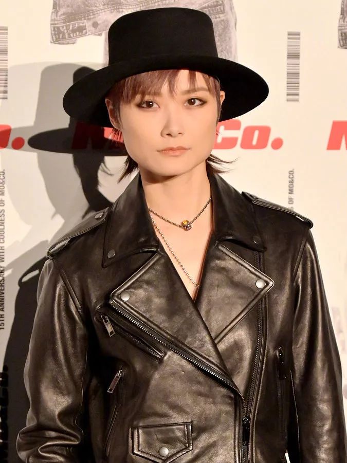 一降温就得买衣服,一降温就想买件外套